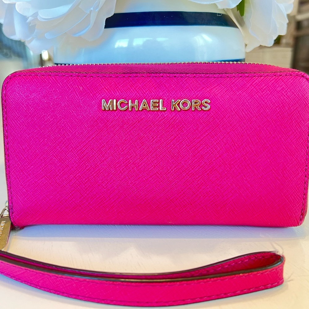 Michael Kors Wristlet